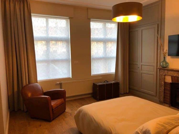 Les Chambres Berguoises Chambre Rez-De-Chaussee Au Coeur De Bergues Exterior foto